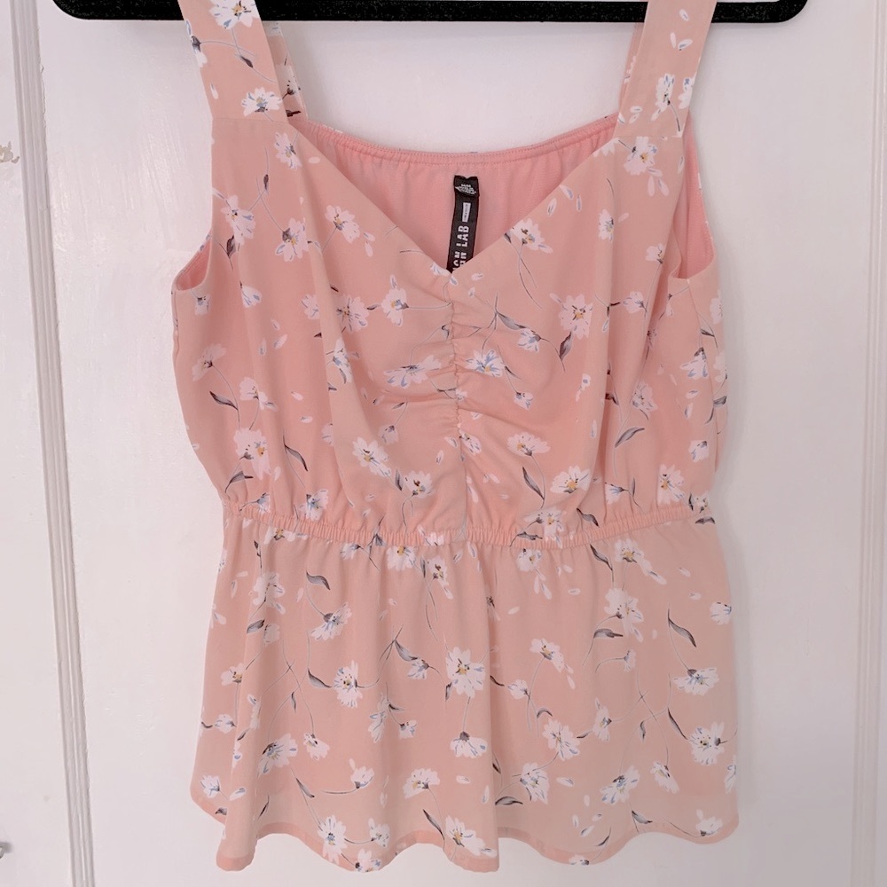NWOT Design Lab, Lord & Taylor - Floral tank top with peplum detailing